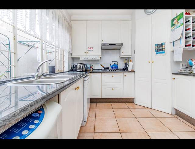 3 BEDROOM FREESTANDING FOR SALE IN KELLAND